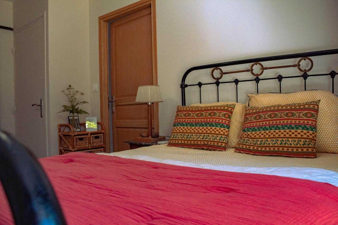 Bed and Breakfast Les Jardins De Nanine Lapleau Екстер'єр фото
